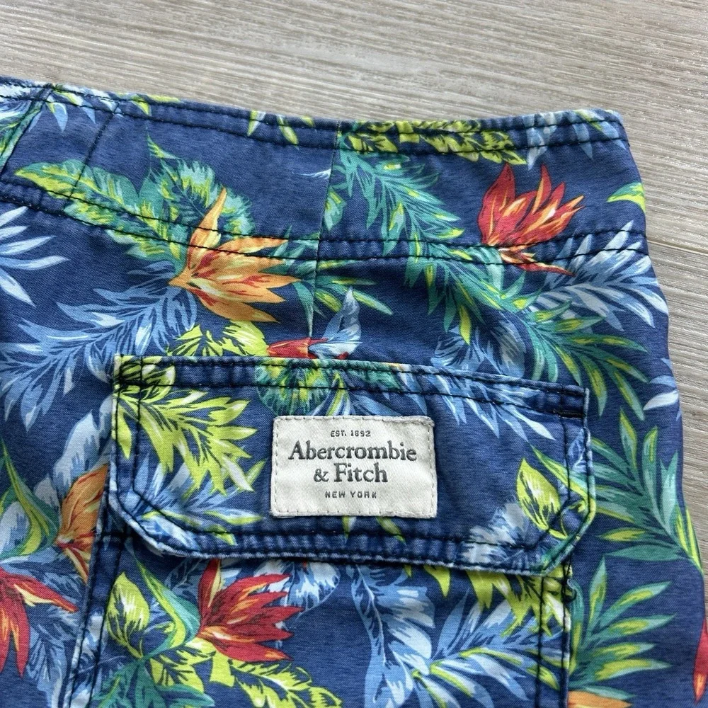Abercrombie & Fitch Medium Campus Fit Swim‎ Shorts Multicolor Hawaiian